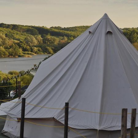 فندق Sturryفي  Walnut Tree Glamping المظهر الخارجي الصورة